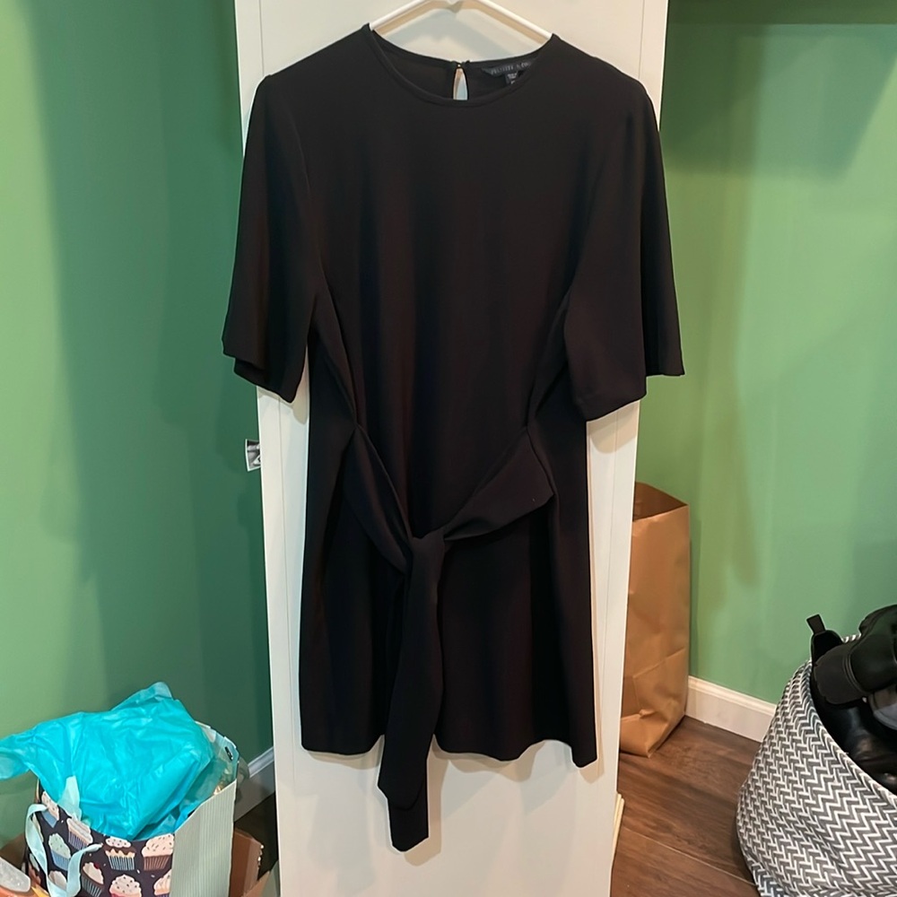 Felicity & Coco Black Short Sleeve Dress with Tie in Front
